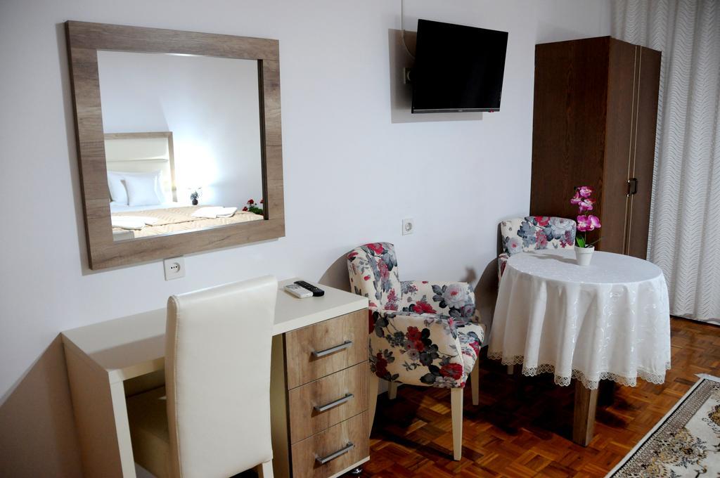Guest House Smajlaga Ulcinj Buitenkant foto